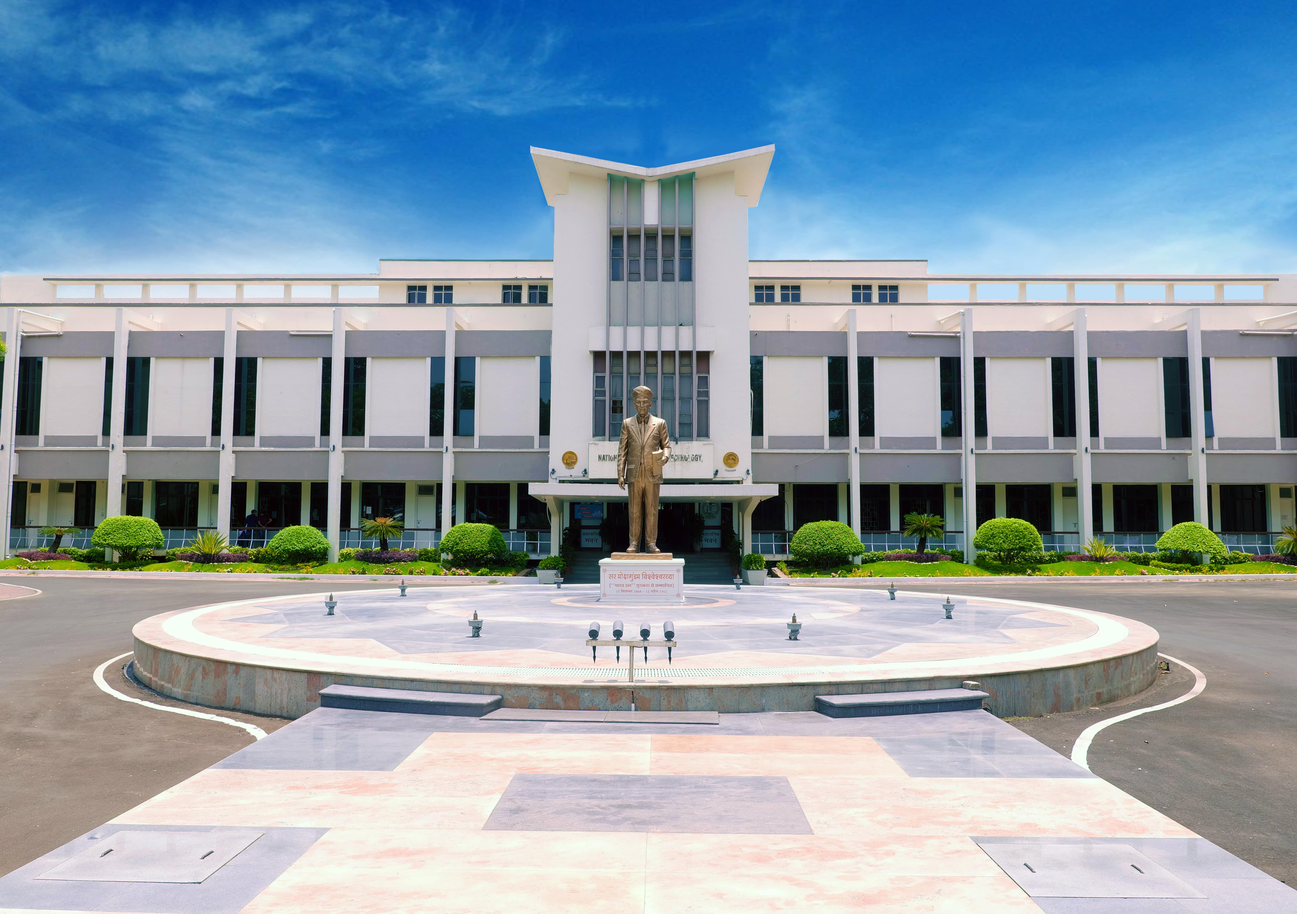 V3F Nagpur - Working at VNIT Incubation Centre